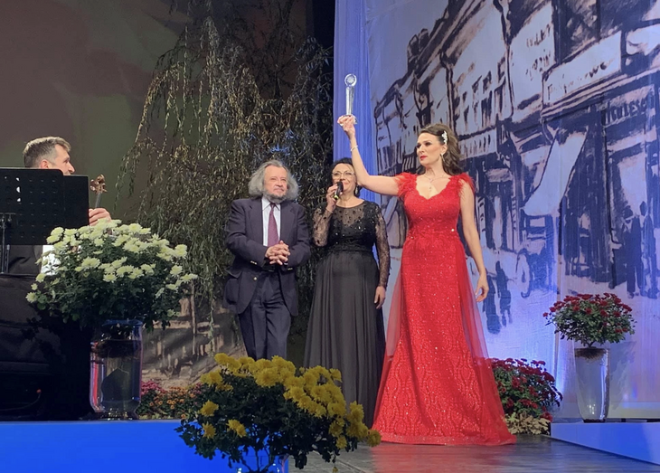 S-a tras cortina peste o nouă ediție de excepție a Festivalului Național de Romanțe ”Crizantema de aur”!